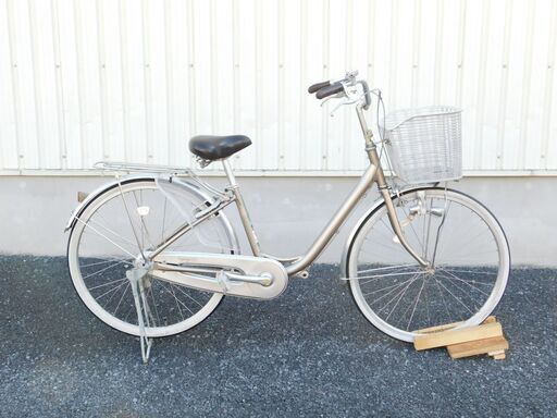 シティサイクル　ブリヂストン　26インチ　シルバー　車体極めて良好!　売れてます!　早い者勝ち!　状態は全体的に極めて良好と思います!　m2