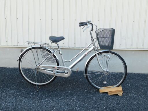 シティサイクル　26インチ　オートライト　シルバー　車体極めて良好!　売れてます!　早い者勝ち!　状態は全体的に極めて良好と思います!　m3