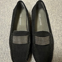 単なる新品の黒い婦人靴
