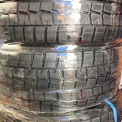 ダンロップ製スタッドレス　ウィンターマックス215/45R17