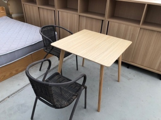 パイン材スクエアテーブル 状態良好品❗️使用2ヶ月  テーブルサイズ80cm×80cm