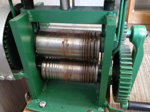 ◇ 【迎春SALE】圧延機ローラー 彫金ローラー 小型 手動式 角溝、半丸  