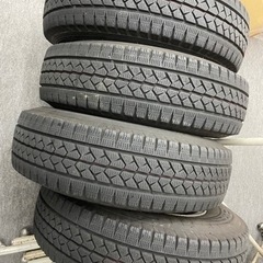 スタッドレス　アルミホイール付　ブリヂストン　ハイエース