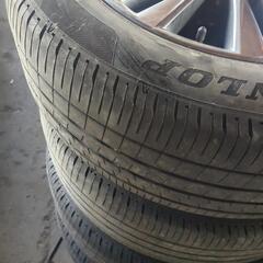 トヨタ純正ホイール18インチ