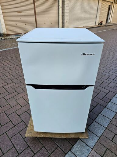 2ドア　冷凍　冷蔵庫　 Hisense 　HR-B95A 　2018年製　冷凍の扉凹みあります　ハイセンス　93L 　ek-327ged