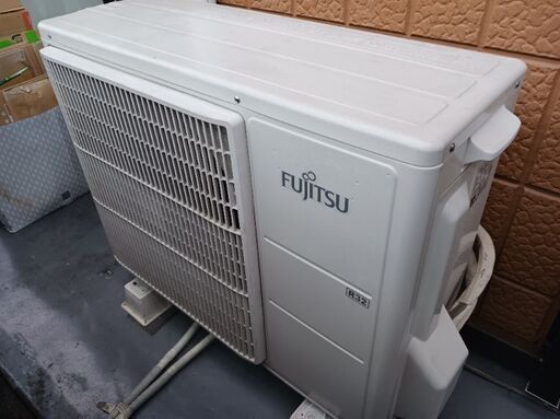 〈お話中〉お掃除機能付き　エアコン　15畳以上対応
