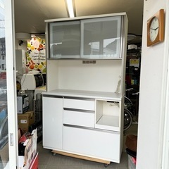 【美品‼️】定価88,990円♪ ニトリ 120cm幅キッチンボード(アルミナ120KB) 食器棚 収納家具 鏡面仕上げホワイト♪