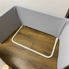 ベッドガード　赤ちゃんの為のベッド柵　180㎝×40㎝　折り畳み式