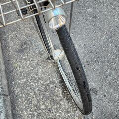 クロスバイク　７００ｘ２８ｃ　６変速　カゴ　自動ライト　カギ　付き　黒　配達可能