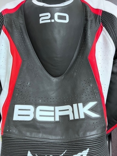 ベリック　レーシングスーツ　BERIK
