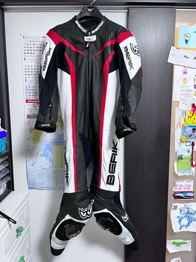 ベリック　レーシングスーツ　BERIK