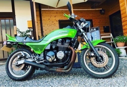 gpz400KAWASAKI旧車現在ガレージ保管 gpz400KAWASAKI旧車現在ガレージ保管