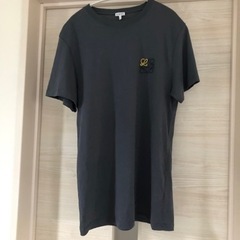 ほぼ未使用 ロエベのtシャツ