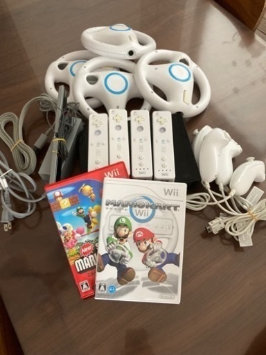 【中古】wii本体•コントローラー•カセット•ハンドル等
