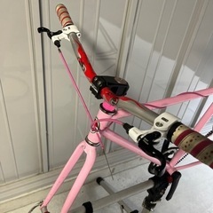 ピストバイク ピンク色