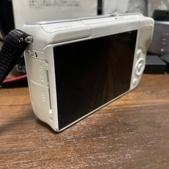 他でも出品してます。12/8限り2000円引き。Canon EOS M10 レンズ2点セット