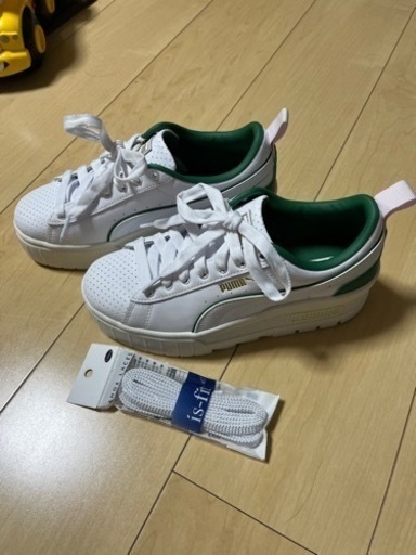 PUMA 厚底スニーカー　23.5