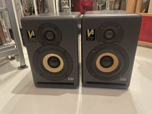 KRK V4v2ペア通電OK本体のみ/引き取りも歓迎