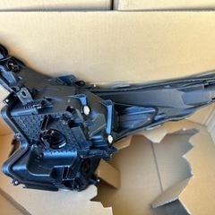 プリウス50 ZVW50 ヘッドライト右側　