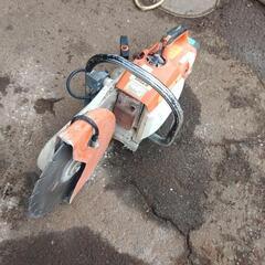 コンクリートカッター　エンジンカッター　スチール　コンクリート切断　建設機械　ハンドカッター