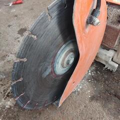 コンクリートカッター　エンジンカッター　スチール　コンクリート切断　建設機械　ハンドカッター