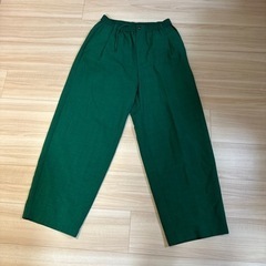 Mサイズ緑のズボン