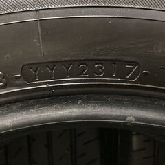 YOKOHAMA BluEarth E51A 215/65R16 16インチ 夏タイヤ 4本 バリ溝 アルファード ヴェルファイア等　(TD178)クレジットカード QRコード決済可能