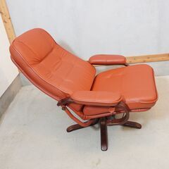 北欧デンマークのメーカーKEBE(ケベ)社の本革を使用したリクライニングチェア＆オットマンです！！シアタールームなどにおススメのスタイリッシュな印象のレザーパーソナルチェア♪フランスベッド取扱いDK429