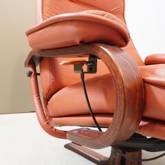 北欧デンマークのメーカーKEBE(ケベ)社の本革を使用したリクライニングチェア＆オットマンです！！シアタールームなどにおススメのスタイリッシュな印象のレザーパーソナルチェア♪フランスベッド取扱いDK429