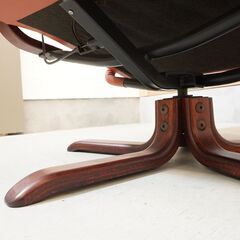 北欧デンマークのメーカーKEBE(ケベ)社の本革を使用したリクライニングチェア＆オットマンです！！シアタールームなどにおススメのスタイリッシュな印象のレザーパーソナルチェア♪フランスベッド取扱いDK429