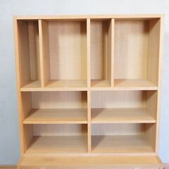 karf(カーフ)で取り扱われていたオーク材 ブックシェルフです。ナチュラルな質感とシンプルなデザインはカフェテイストや北欧スタイルのお部屋にもオススメです♪本棚はもちろんカップボードとしても♪DK433