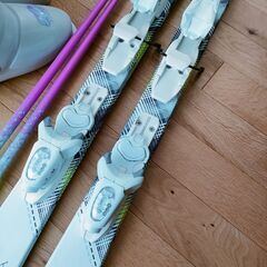 ジュニア　スキー4点セット　板・ビンディング・ストック・ブーツ　女の子用