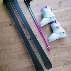 ジュニア　スキー4点セット　板・ビンディング・ストック・ブーツ　女の子用