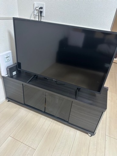 ほぼ新品、テレビ台、売ります！(42型TV対応)