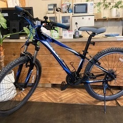 年末セール！防犯登録料　無料！【GIANT ROCK ALUXX6000 前後タイヤ・チューブ新品！】サスペンション付き　3×7速　26インチMTB ブラック×ブルー