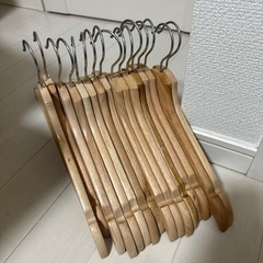 【1/20まで出品】木製ハンガー　16本セット
