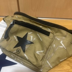 完売　❤️converse Tokyoのボディバッグ❤️ベージュ