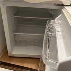 【無料】小型2ドア冷蔵庫HER-822W
