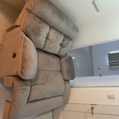 自動リクライニングカウチソファ　イエローボックス