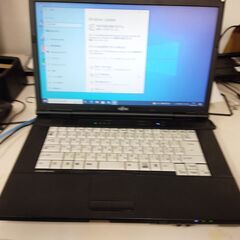 LIFEBOOK A561/D 4GBメモリ　250GB　HDD...