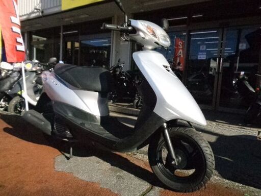 NO.4854　ＪＯＧ （ジョグ）ＳＡ５７Ｊ　水冷４サイクルエンジン　フューエルインジェクション車　シルバー　☆彡