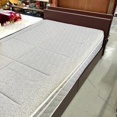 美品】引き出し収納付きセミダブルベッド