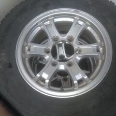 200系4WD ハイエース スタッドレスタイヤ ヨコハマSY01 195/80/R15