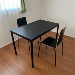 【IKEA】ダイニングテーブルと椅子２脚