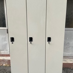 LION スチールロッカー 幅900×奥515×高1790 オフィス 9人 大阪