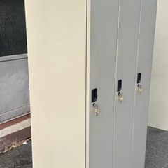 LION スチールロッカー 幅900×奥500×高1790 オフィス 大阪発