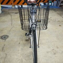 新品未使用　26インチ　６段変速　前後カゴ付　白色