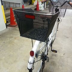 新品未使用　26インチ　６段変速　前後カゴ付　白色