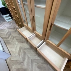 売約済み【BY REUSE 出水店 出張買取•見積完全無料¥0】3頭食器棚　ガラス戸　木目