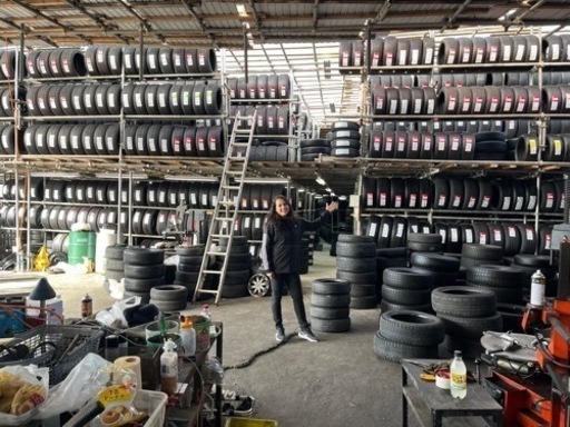 15インチアルミホイール付きスダットレスタイヤ、取り付け無料、アクア